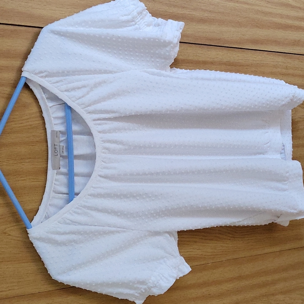 Loft dot short-sleeved blouse top